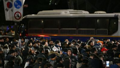 Νότια Κορέα: Απομακρύνεται ο στρατός από τη Βουλή μετά την καταψήφιση του στρατιωτικού νόμου που κήρυξε ο πρόεδρος