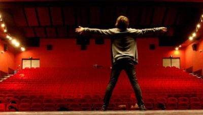 Αυγενική: Θεατρική παράσταση «Ελεύθερο Ζευγάρι» την Κυριακή 8 Δεκεμβρίου