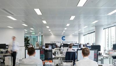 Capital Economics: Αυτές είναι οι 5 τάσεις που θα διαμορφώσουν το 2025