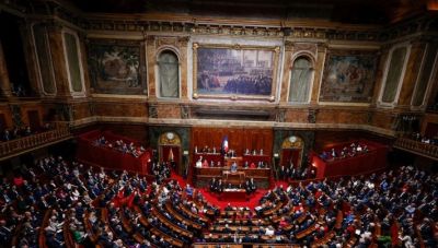 Αντίστροφη μέτρηση για την κυβέρνηση Μπαρνιέ στη Γαλλία-Πλήγμα και για την Ευρώπη ενδεχόμενη πτώση