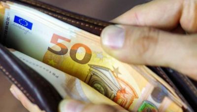 Κατώτατος μισθός: Πόσο θα αυξηθεί σε δημόσιο και ιδιωτικό τομέα το 2025