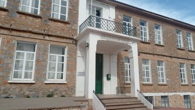 Στη βουλή από το Χάρη Μαμουλάκη το θέμα της κακής κατάστασης του κτίριου του Δημοτικού Σχολείου Θραψανού