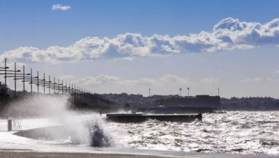 Αυτοκίνητο έπεσε στον Θερμαϊκό-Νεκρός ο 80χρονος οδηγός