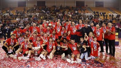 Η απονομή στον Ολυμπιακό με άλλη ματιά - Το βίντεο της «ερυθρόλευκης»  γιορτής (Βίντεο)