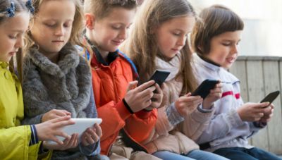 Δίωξη Ηλεκτρονικού Εγκλήματος: Το 95% των παιδιών σερφάρουν από το κινητό