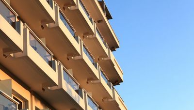 Μείωση επιτοκίων στα στεγαστικά δάνεια