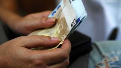 Κατώτατος μισθός: Σε πλήρη εξέλιξη οι διαβουλεύσεις για τη νέα αύξηση