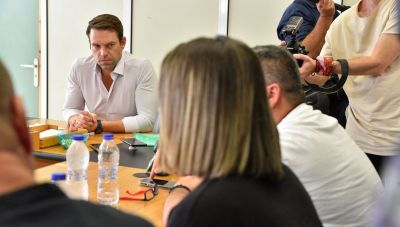 Στα Τέμπη την Τετάρτη ο Κασσελάκης – Υπέγραψε το ψήφισμα της Μαρίας Καρυστιανού