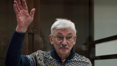 Ρωσία: Καταδικάστηκε και ο αντιφρονών Όλεγκ Ορλόφ – «Τρομακτικό να βλέπεις που οδηγείται η χώρα»