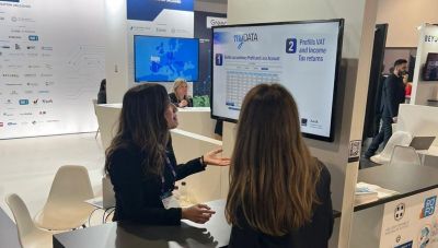 Οι εφαρμογές της ΑΑΔΕ στο Mobile World Congress: myDATA, timologio και appodixi