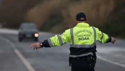 Κρήτη: Οι οδηγοί εξακολουθούν να τρέχουν και να πίνουν χωρίς ζώνες και κράνος