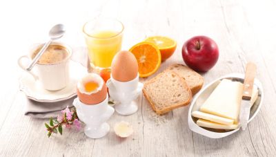 Λίπος στην κοιλιά: 3 τροφές που πρέπει να τρώτε κάθε πρωί για να το χάσετε