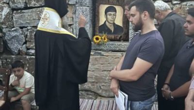Κρήτη: Ένα εκκλησάκι στη μνήμη του Βαγγέλη Γιακουμάκη- «Οφείλουμε μια συγγνώμη», είπε ο Μητροπολίτης (Φωτο)