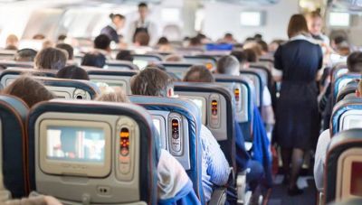 Μεθυσμένος τουρίστας σε πτήση προς Ηράκλειο– Έψαχνε ποτό σε ντουλάπια