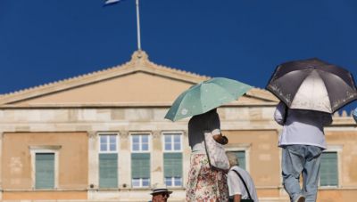 Σε ισχύ μέτρα προστασίας για τους δημόσιους υπαλλήλους λόγω καύσωνα – Επιστρέφει η τηλεργασία