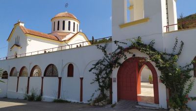 Εκατοντάδες πιστοί πήγαν και φέτος στη Βόνη για να προσκυνήσουν τη χάρη της Αγίας Μαρίνας