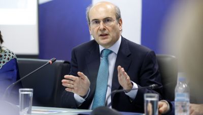 Κ. Χατζηδάκης: Εκείνοι που ντύνονται πρόσκαιρα Αη Βασίληδες αποδεικνύονται Δρακουμέλ