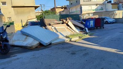 Ηράκλειο: Ασυνείδητοι δημιούργησαν μικρή χωματερή, που παραμένει εκεί για ένα μήνα! (Φωτο)