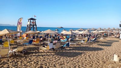 MyCoast: Σφραγίστηκαν τμήματα παραλίας και στο Ηράκλειο - Eίχαν καταληφθεί από ομπρελοκαθίσματα