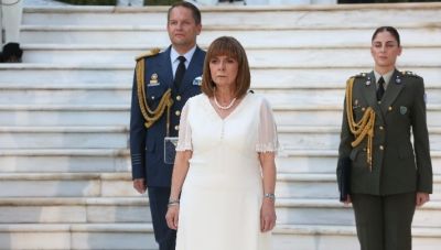 50η επέτειος αποκατάστασης της Δημοκρατίας: Με λαμπρότητα η δεξίωση στον κήπο του Προεδρικού Μεγάρου (Φώτο)