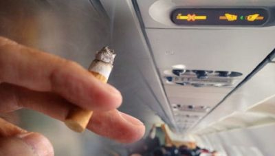 Ηράκλειο: Είχαν κάνει το αεροπλάνο...μπαρ - Χειροπέδες σε νεαρούς που προκάλεσαν αναστάτωση σε πτήση