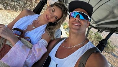 Αθηνά Οικονομάκου-Bruno Cerella: Αγκαλιά σε ξαπλώστρα στην Ίμπιζα (Φώτο)