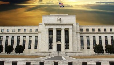 Η Fed πρέπει να μειώσει τα επιτόκια