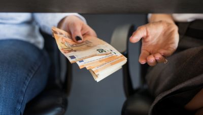 Την εγκληματική δράση υπαλλήλων της ΕΤΑΔ αποκάλυψε η επίθεση με σφυρί σε 47χρονο στο Μαρούσι