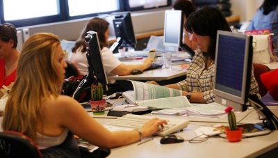 Βαδίζουμε προς νέο ρεκόρ φοροεσόδων λόγω τουρισμού και εισπρακτικών παρεμβάσεων