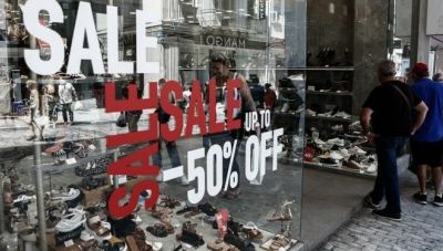 Αντίστροφη μέτρηση για τις θερινές εκπτώσεις