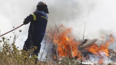 Χαλκίδα: Φωτιά από κεραυνό στο χωριό Φύλλα