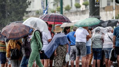 Κακοκαιρία: Σε εξέλιξη στην Αττική - Χαλάζι στον Άγιο Στέφανο (Βίντεο + Φώτο)