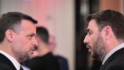 Σε εσωκομματικούς προεκλογικούς ρυθμούς το ΠΑΣΟΚ – «Να πάμε το κόμμα ακόμα ψηλότερα», τονίζει ο Ν. Ανδρουλάκης