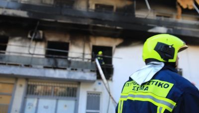 Πυρκαγιά στην Πάτρα: Εκκενώνεται το Καραμανδάνειο νοσοκομείο και ένα γηροκομείο