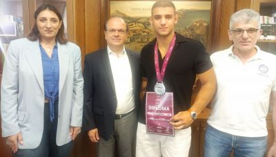 Συνεργασία Δημάρχου Ρεθύμνης Γιώργη Μαρινάκη με τον Πρωταθλητή Πάλης Νίκο Καραβάνο (Φώτο)