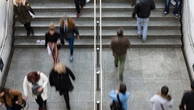 Συνταγή «ήπιας προσαρμογής» με το επίδομα ανεργίας