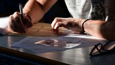 Φοιτητής λιποθύμησε από τη ζέστη την ώρα των εξετάσεων