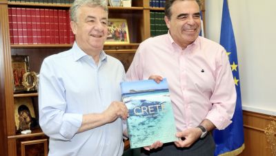 Με τον αντιπρόεδρο της Κομισιόν και τον Α΄ Αντιπρόεδρο της Ελληνικής Βουλής συναντήθηκε ο Σ. Αρναουτάκης (Βίντεο)