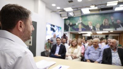 Ξεκίνησε η κρίσιμη συνεδρίαση στο ΠΑΣΟΚ-Αντιμέτωπος με τους αμφισβητίες του ο Ανδρουλάκης