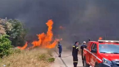 Κορωπί: Νέα μηνύματα από το 112 για εκκενώσεις περιοχών-Έκλεισαν κεντρικοί δρόμοι-Φωτιά σε σπίτια