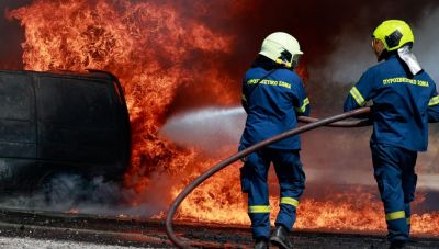 Φωτιά στον Ασπρόπυργο – Σηκώθηκαν εναέρια μέσα