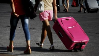 Τι βαθμολογία δίνουν φέτος την Ελλάδα οι ξένοι τουρίστες