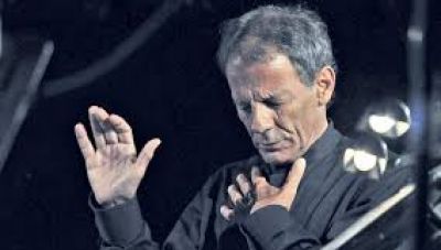 Σταύρος Ξαρχάκος – Συναυλία στη Μονή Αρκαδίου για τα 83 χρόνια από τη Μάχη της Κρήτης