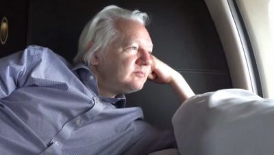 Τζούλιαν Ασάνζ:  Ξεκίνησε η αντίστροφη μέτρηση για την επιστροφή στην Αυστραλία - «Σήμερα είναι μια ιστορική ημέρα»