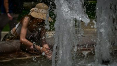 Βloomberg: Καυτός Ιούλιος για την Ελλάδα - Κύματα καύσωνα και πυρκαγιές απειλούν την Ευρώπη