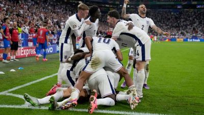 Με επική ανατροπή η Αγγλία νίκησε τη Σλοβακία στην παράταση (2-1) και πέρασε στους «8»