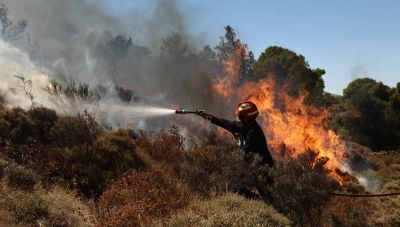 Μεγάλη φωτιά στην Κερατέα: Διάσπαρτα μέτωπα, καίγονται σπίτια - Εκκενώνονται οικισμοί