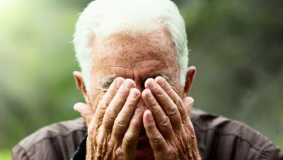 Τραγωδία στη Νέα Ιωνία: Ηλικιωμένος έπεσε από τον 4ο όροφο και καρφώθηκε σε κάγκελα