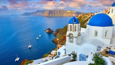 Συνελήφθησαν δύο γυναίκες που έβαζαν παιδιά να ζητιανεύουν στη Σαντορίνη