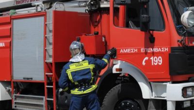 Φωτιά σε αυτοκίνητο λίγο πριν το αεροδρόμιο του Ηρακλείου-Κινητοποίηση της Πυροσβεστικής